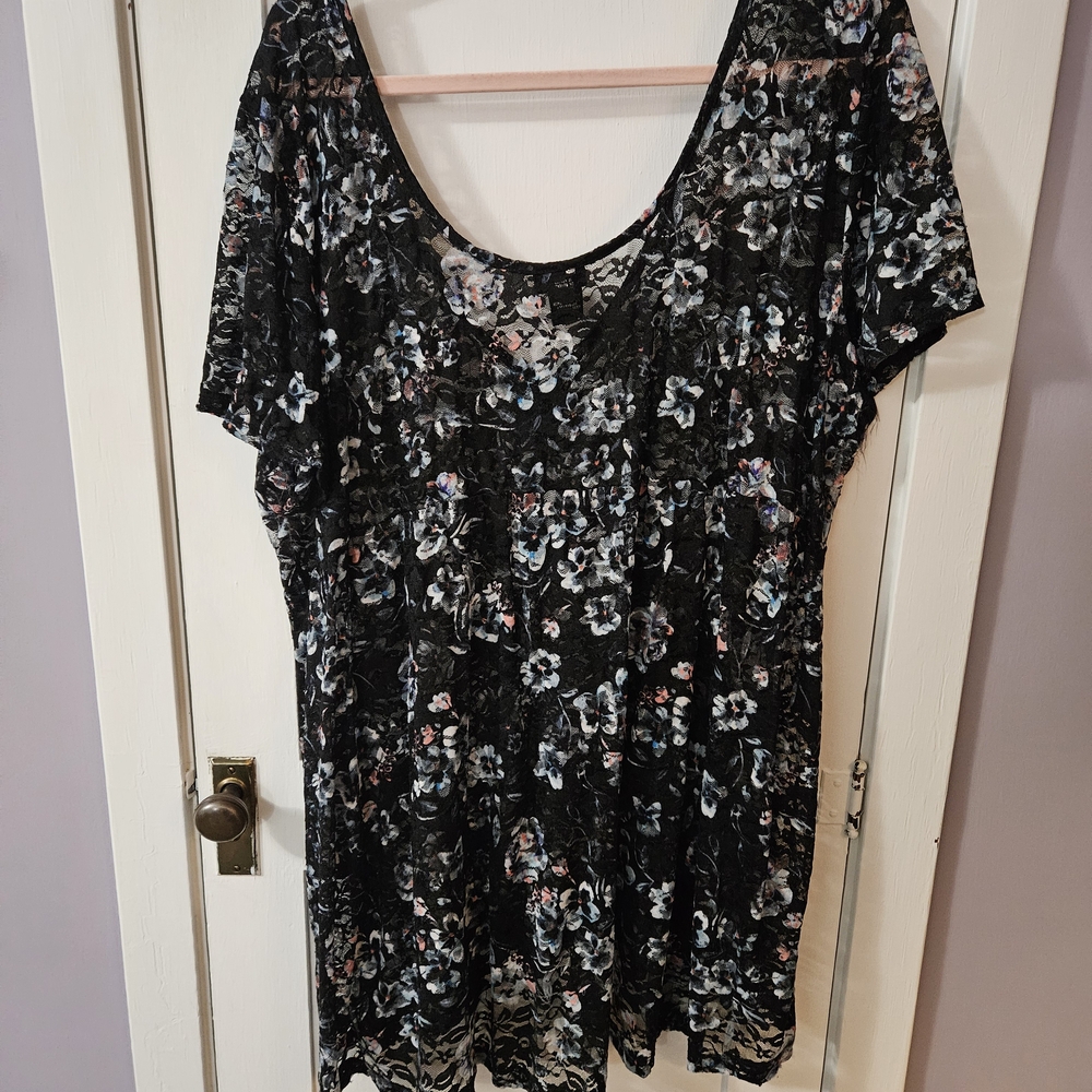 Torrid Floral Print Blouse in Black and Gray